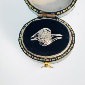 Diamond cluster ring