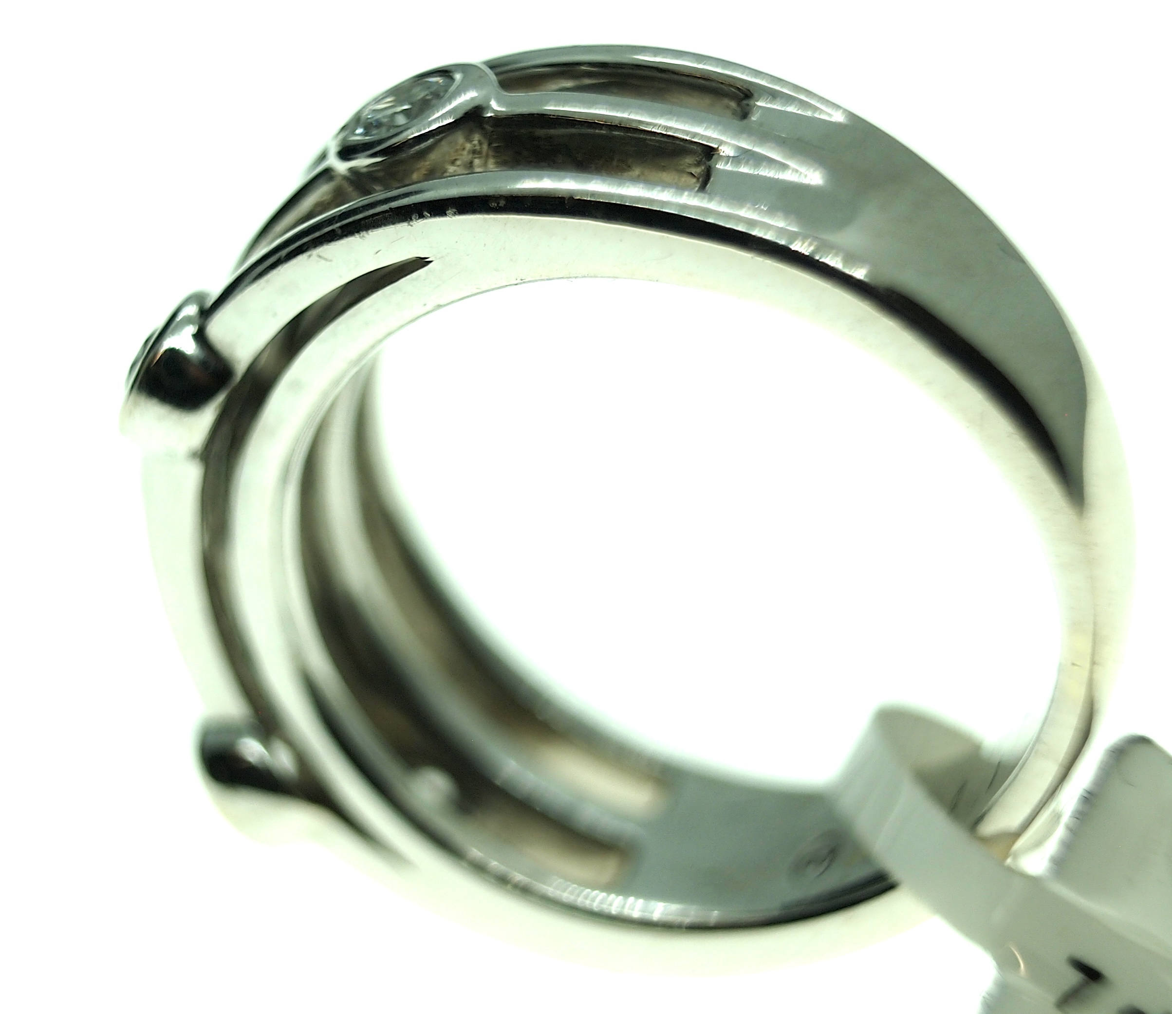 Diamond 'Bubble' ring - Image 5